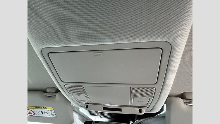 2021 認定中古車 Land Rover Discovery Sport Fuji White 2.0L ディーゼルSE　180PS
 SE