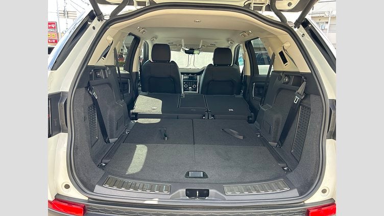 2021 認定中古車 Land Rover Discovery Sport Fuji White 2.0L ディーゼルSE　180PS
 SE