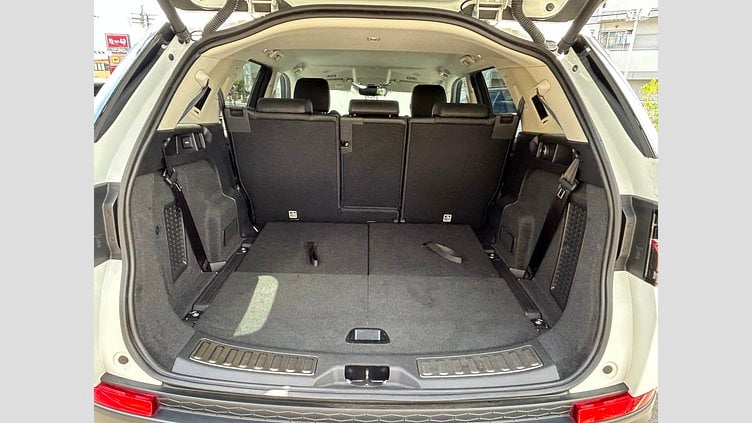 2021 認定中古車 Land Rover Discovery Sport Fuji White 2.0L ディーゼルSE　180PS
 SE