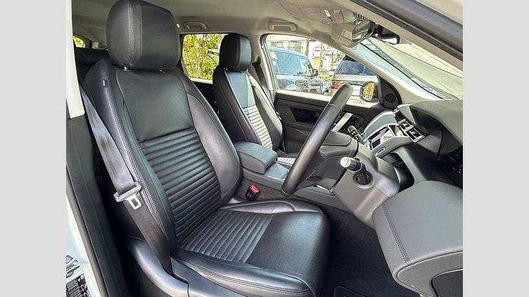 2021 認定中古車 Land Rover Discovery Sport Fuji White 2.0L ディーゼルSE　180PS
 SE