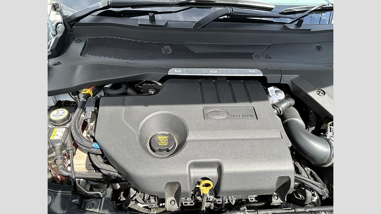 2021 認定中古車 Land Rover Discovery Sport Fuji White 2.0L ディーゼルSE　180PS
 SE