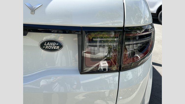 2021 認定中古車 Land Rover Discovery Sport Fuji White 2.0L ディーゼルSE　180PS
 SE