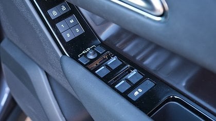 Range Rover Velar 17