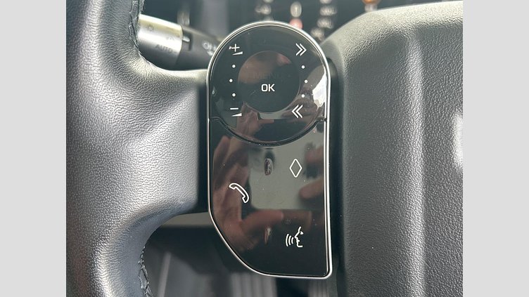 2019 認定中古車 Land Rover Range Rover Evoque シリコンシルバー D180 SE