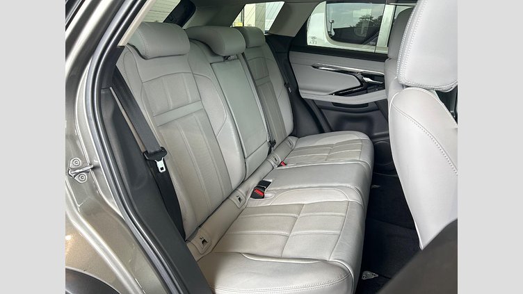 2019 認定中古車 Land Rover Range Rover Evoque シリコンシルバー D180 SE