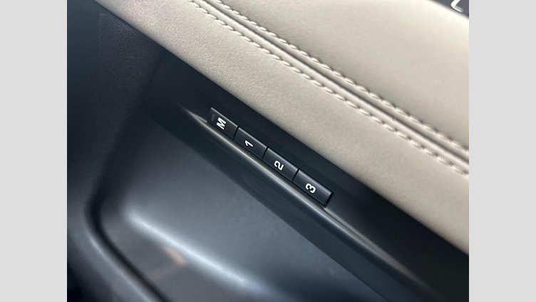 2019 認定中古車 Land Rover Range Rover Evoque シリコンシルバー D180 SE