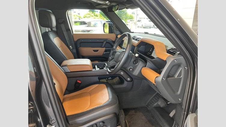 2022 認定中古車 Land Rover Defender 110 カルパチアングレイ D300 AWD（AT） X-DYNAMIC HSE