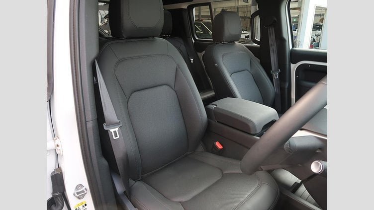2023 認定中古車 Land Rover Defender 110 フジホワイト D300 AWD（AT） S