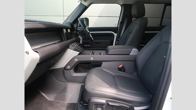 2023 認定中古車 Land Rover Defender 110 フジホワイト D300 AWD（AT） S