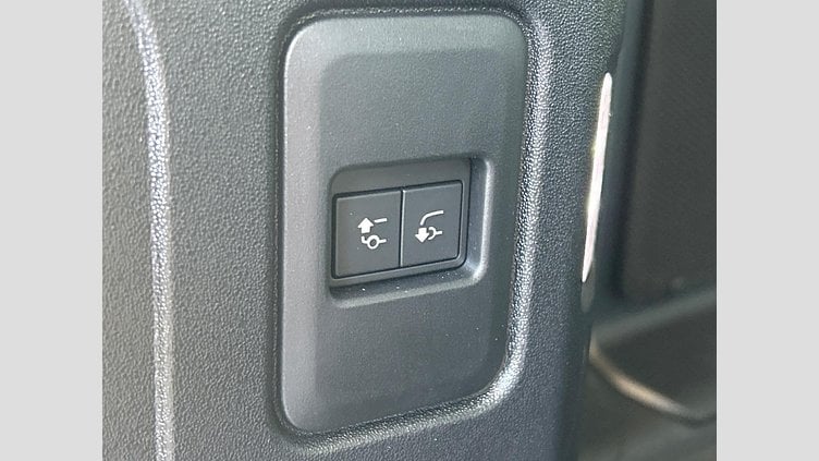 2023 認定中古車 Land Rover Defender 110 フジホワイト D300 AWD（AT） S