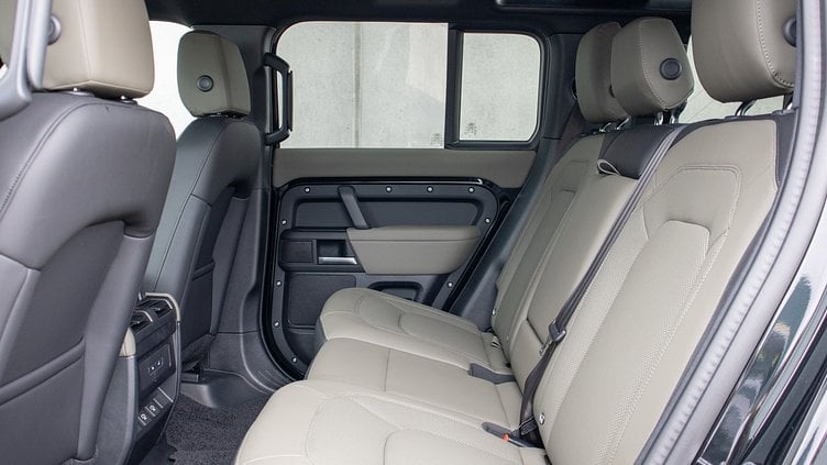 2025 Approved Land Rover Defender 110 Santorini Black 110 D300 X-Dynamic SE