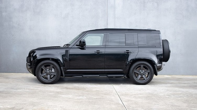 2025 Approved Land Rover Defender 110 Santorini Black 110 D300 X-Dynamic SE