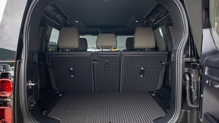 2025 Approved Land Rover Defender 110 Santorini Black 110 D300 X-Dynamic SE