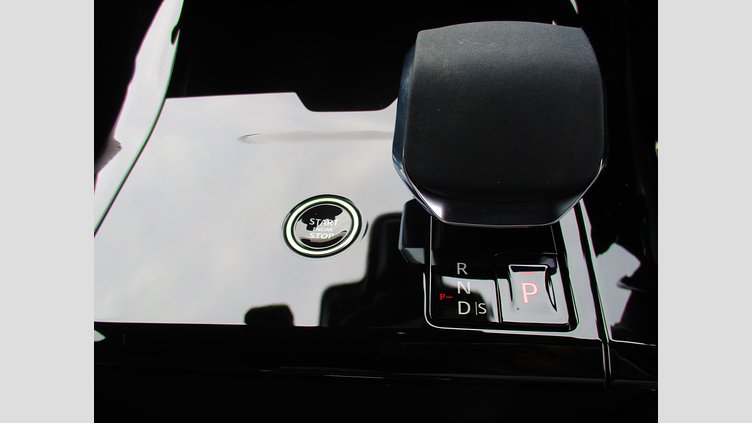 2024 認定中古車 Land Rover Range Rover Sport カルパチアングレイ D300マイルドハイブリッド スタンダードホイールベース Dynamic SE