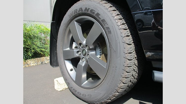 2023 認定中古車 Land Rover Defender 110 サントリーニブラック D300 AWD（AT） X-DYNAMIC HSE