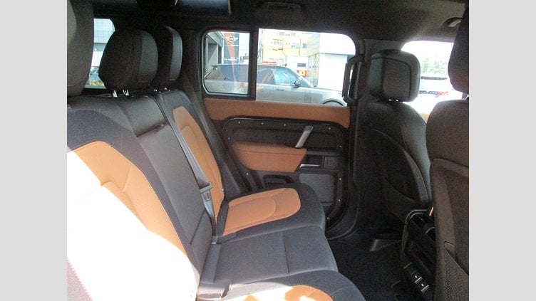 2023 認定中古車 Land Rover Defender 110 サントリーニブラック D300 AWD（AT） X-DYNAMIC HSE