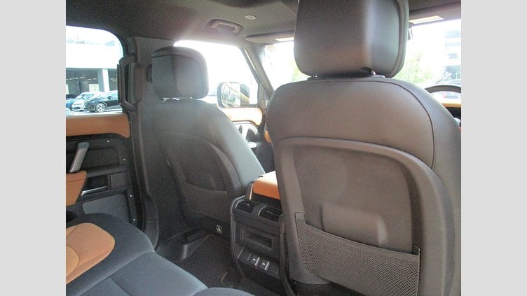 2023 認定中古車 Land Rover Defender 110 サントリーニブラック D300 AWD（AT） X-DYNAMIC HSE