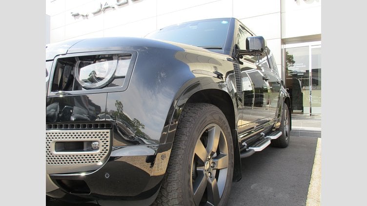 2023 認定中古車 Land Rover Defender 110 サントリーニブラック D300 AWD（AT） X-DYNAMIC HSE