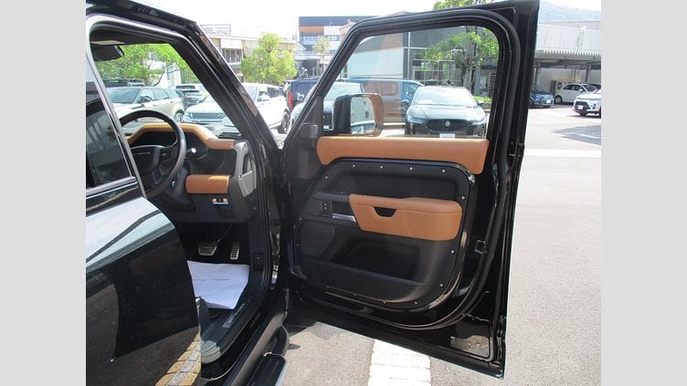 2023 認定中古車 Land Rover Defender 110 サントリーニブラック D300 AWD（AT） X-DYNAMIC HSE