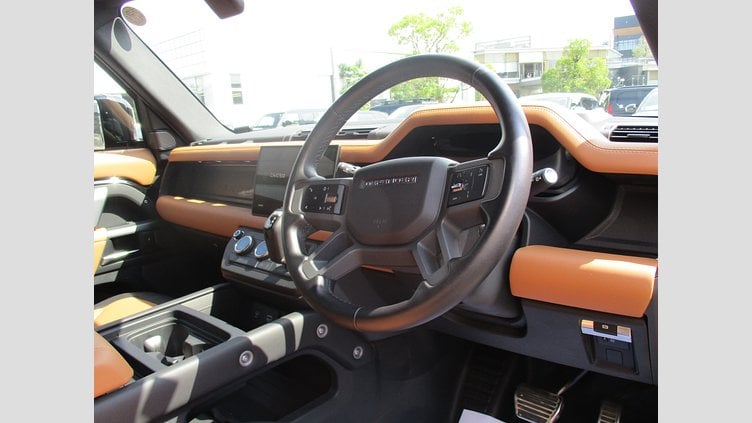 2023 認定中古車 Land Rover Defender 110 サントリーニブラック D300 AWD（AT） X-DYNAMIC HSE