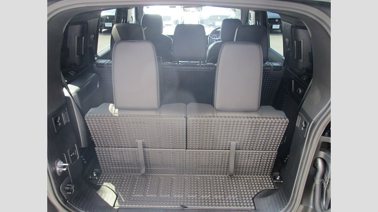 2021 認定中古車 Land Rover Defender 110 サントリーニブラック D300 AWD（AT） X-DYNAMIC SE