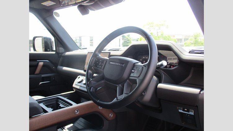 2021 認定中古車 Land Rover Defender 110 サントリーニブラック D300 AWD（AT） X-DYNAMIC SE
