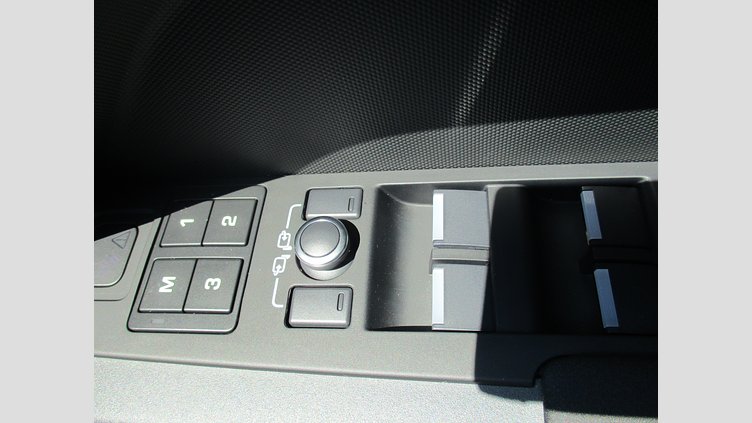 2021 認定中古車 Land Rover Defender 110 サントリーニブラック D300 AWD（AT） X-DYNAMIC SE