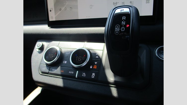 2021 認定中古車 Land Rover Defender 110 サントリーニブラック D300 AWD（AT） X-DYNAMIC SE