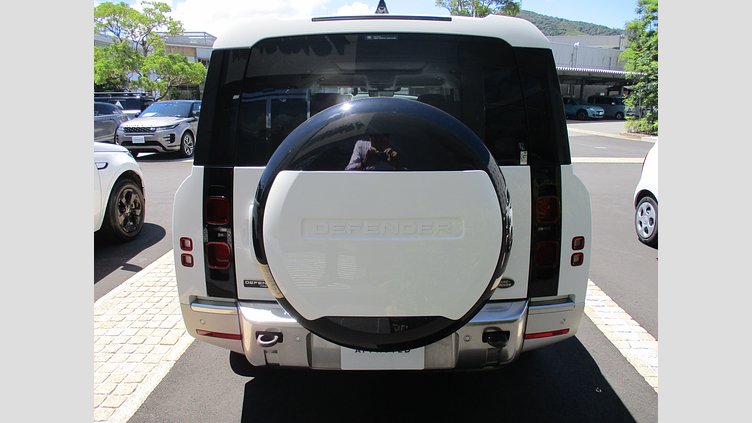 2022 認定中古車 Land Rover Defender 130 フジホワイト D300 AWD AUTOMATIC MHEV FIRST EDITION