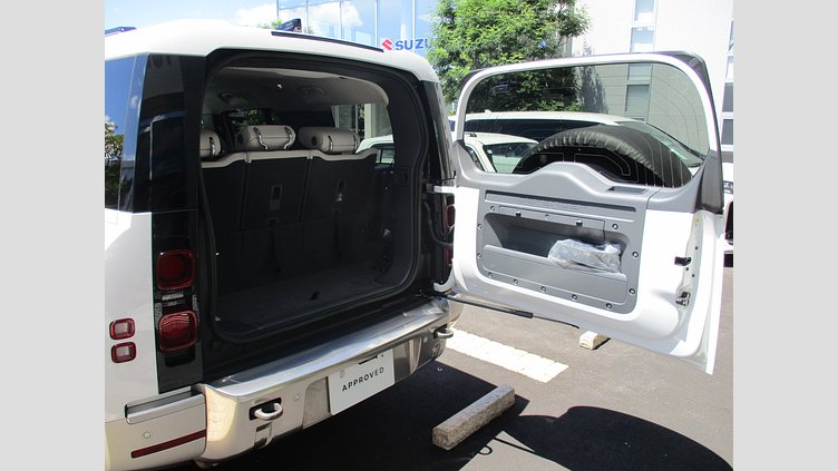 2022 認定中古車 Land Rover Defender 130 フジホワイト D300 AWD AUTOMATIC MHEV FIRST EDITION