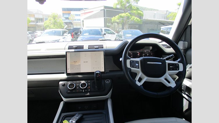 2022 認定中古車 Land Rover Defender 130 フジホワイト D300 AWD AUTOMATIC MHEV FIRST EDITION