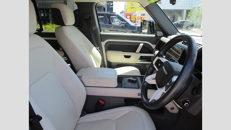 2022 認定中古車 Land Rover Defender 130 フジホワイト D300 AWD AUTOMATIC MHEV FIRST EDITION