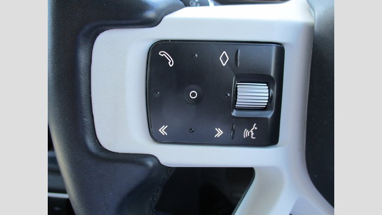 2022 認定中古車 Land Rover Defender 130 フジホワイト D300 AWD AUTOMATIC MHEV FIRST EDITION