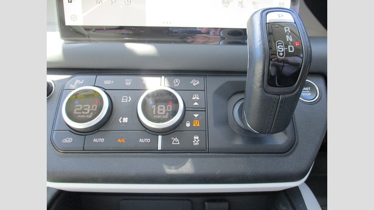 2022 認定中古車 Land Rover Defender 130 フジホワイト D300 AWD AUTOMATIC MHEV FIRST EDITION
