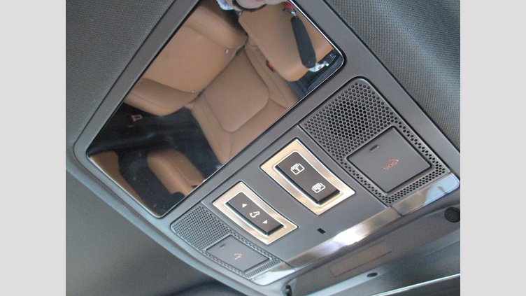 2024 認定中古車 Land Rover Defender 110 カルパチアングレイ P525 AWD (AT) V8