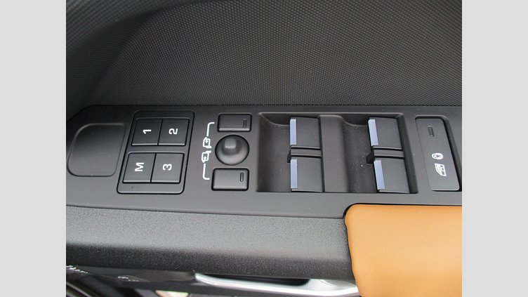 2024 認定中古車 Land Rover Defender 110 カルパチアングレイ P525 AWD (AT) V8