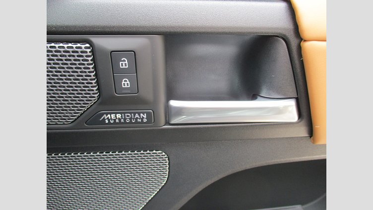 2024 認定中古車 Land Rover Defender 110 カルパチアングレイ P525 AWD (AT) V8