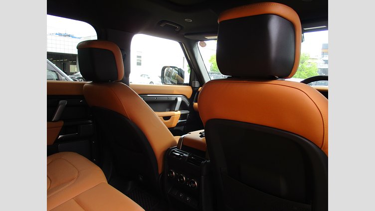 2024 認定中古車 Land Rover Defender 110 カルパチアングレイ P525 AWD (AT) V8