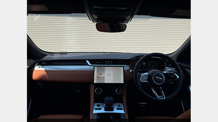 2024 認定中古車 Jaguar F-Pace フジホワイト D200 AWD（オートマチック）MHEV R-DYNAMIC SE