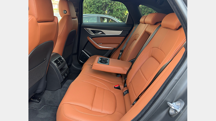 2024 認定中古車 Jaguar F-Pace フジホワイト D200 AWD（オートマチック）MHEV R-DYNAMIC SE