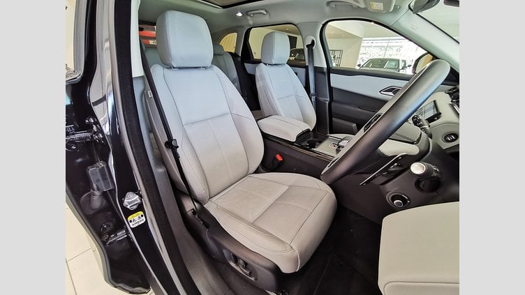 2024 認定中古車 Land Rover Range Rover Velar サントリーニブラック D200マイルドハイブリッド（ディーゼル） スタンダードホイールベース Dynamic SE
