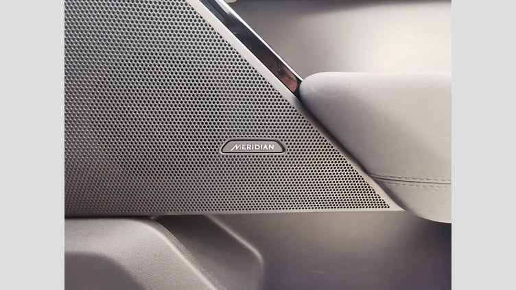 2024 認定中古車 Land Rover Range Rover Velar サントリーニブラック D200マイルドハイブリッド（ディーゼル） スタンダードホイールベース Dynamic SE