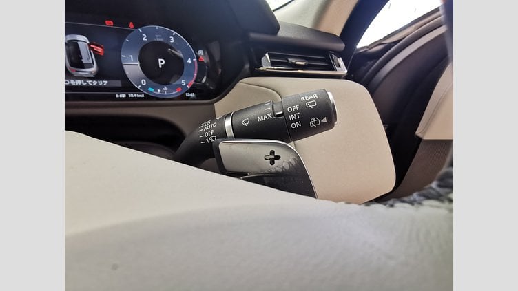 2024 認定中古車 Land Rover Range Rover Velar サントリーニブラック D200マイルドハイブリッド（ディーゼル） スタンダードホイールベース Dynamic SE