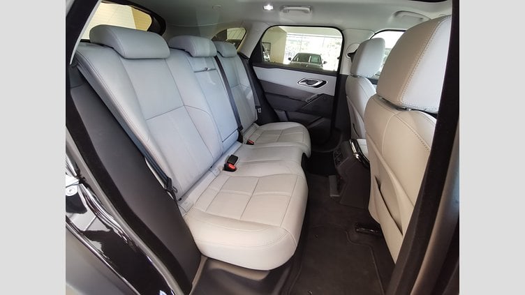 2024 認定中古車 Land Rover Range Rover Velar サントリーニブラック D200マイルドハイブリッド（ディーゼル） スタンダードホイールベース Dynamic SE