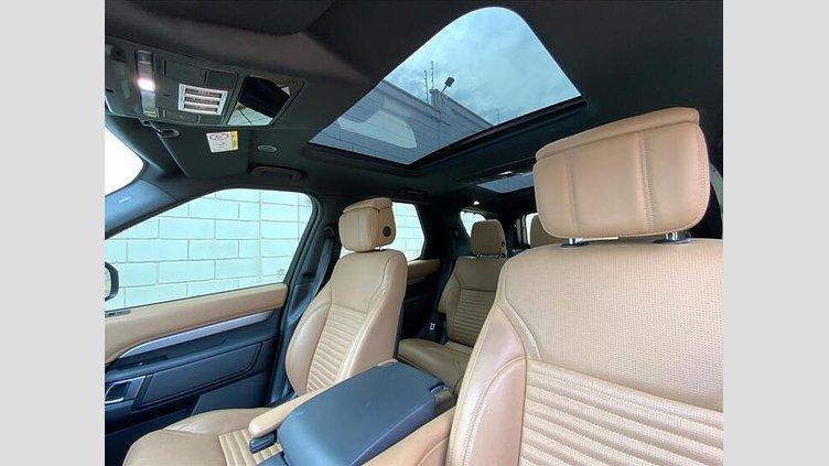2023 Approved Land Rover Discovery Silicon Silver auto METROPOLITAN EDITION 