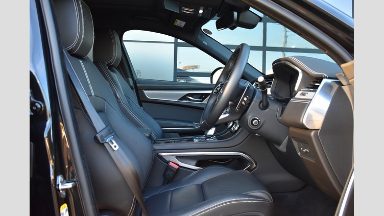 2023 認定中古車 Jaguar F-Pace サントリーニブラック P250 AWD（オートマチック） R-DYNAMIC SE
