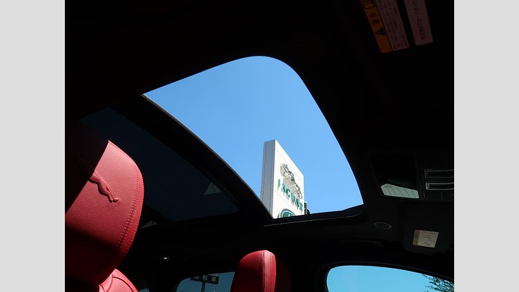2022 認定中古車 Jaguar F-Pace サントリーニブラック D204 AWD（オートマチック）MHEV R-DYNAMIC SE