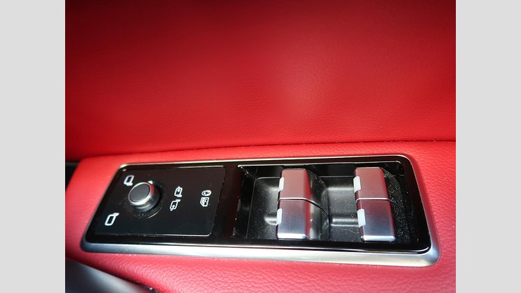 2022 認定中古車 Jaguar F-Pace サントリーニブラック D204 AWD（オートマチック）MHEV R-DYNAMIC SE