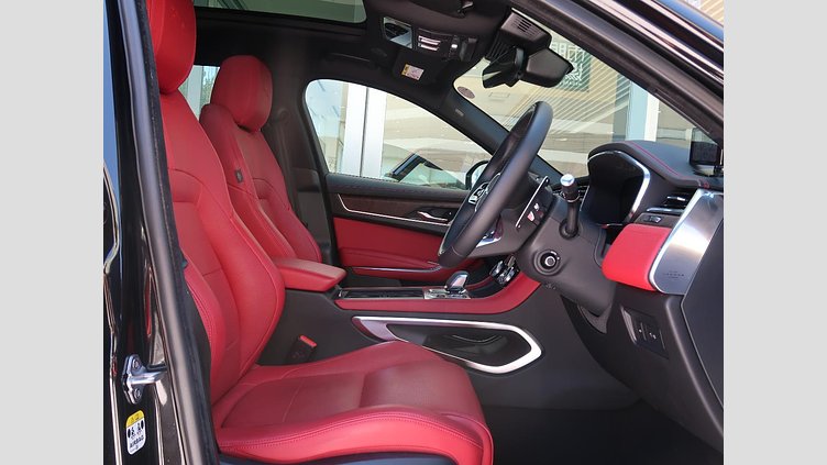 2022 認定中古車 Jaguar F-Pace サントリーニブラック D204 AWD（オートマチック）MHEV R-DYNAMIC SE