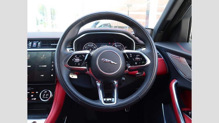 2022 認定中古車 Jaguar F-Pace サントリーニブラック D204 AWD（オートマチック）MHEV R-DYNAMIC SE